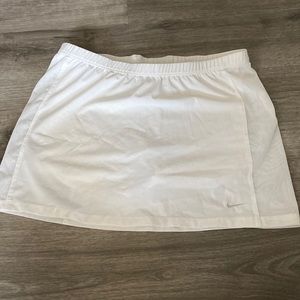 white nike tennis skort size small